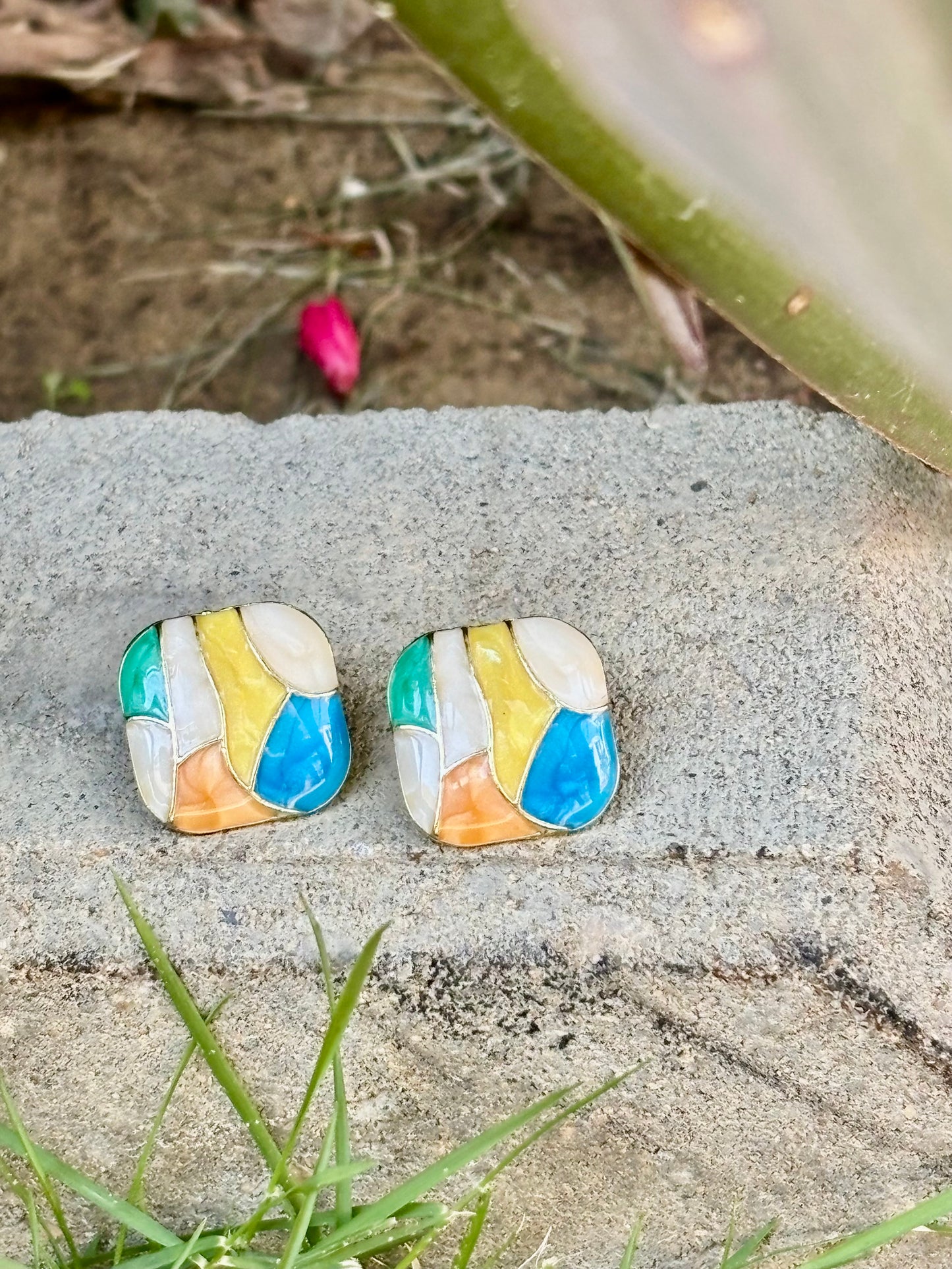 Sunspell Mosaic Studs