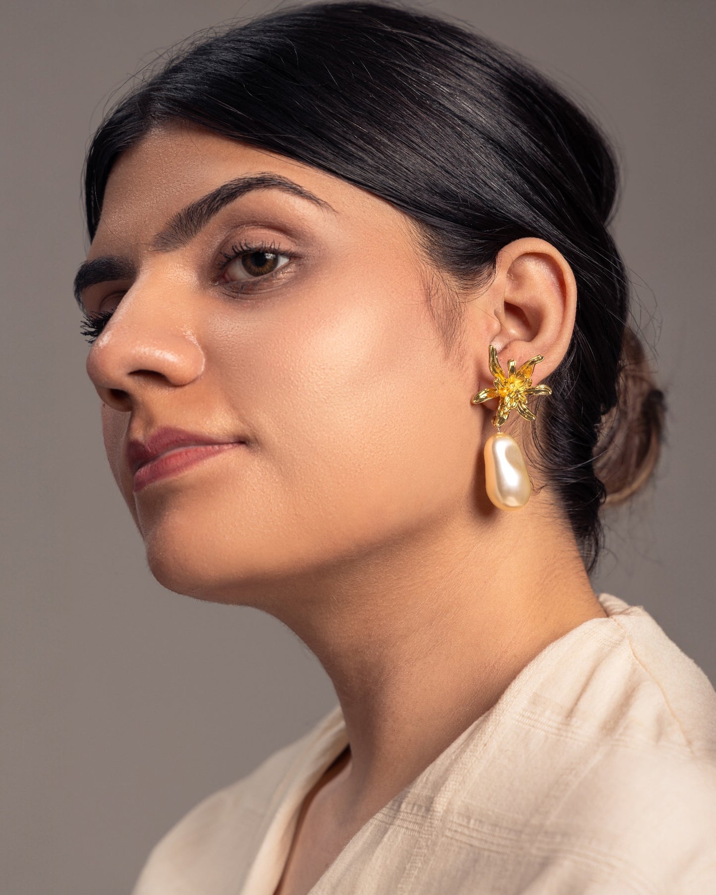 Orchid Pearl Earrings