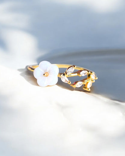 Bloomvine Whisper Ring